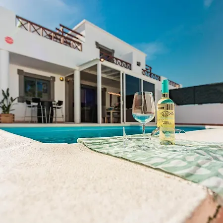 Villa Renato Playa Blanca